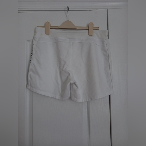 NWOT Tommy Hilfiger white shorts size: L - Picture 6 of 6